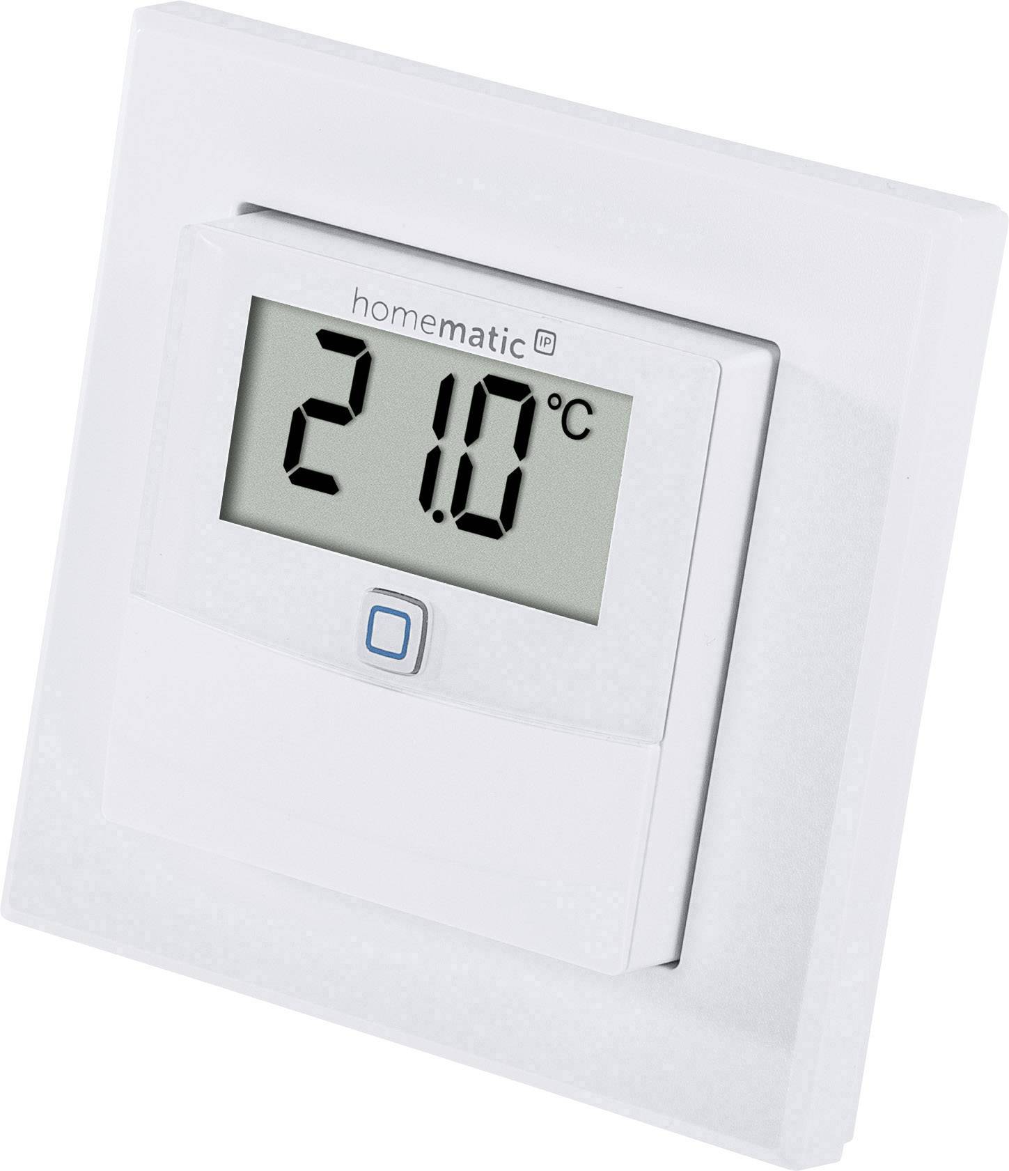 Termostato digitale a parete mostra una temperatura di 21,0°C.