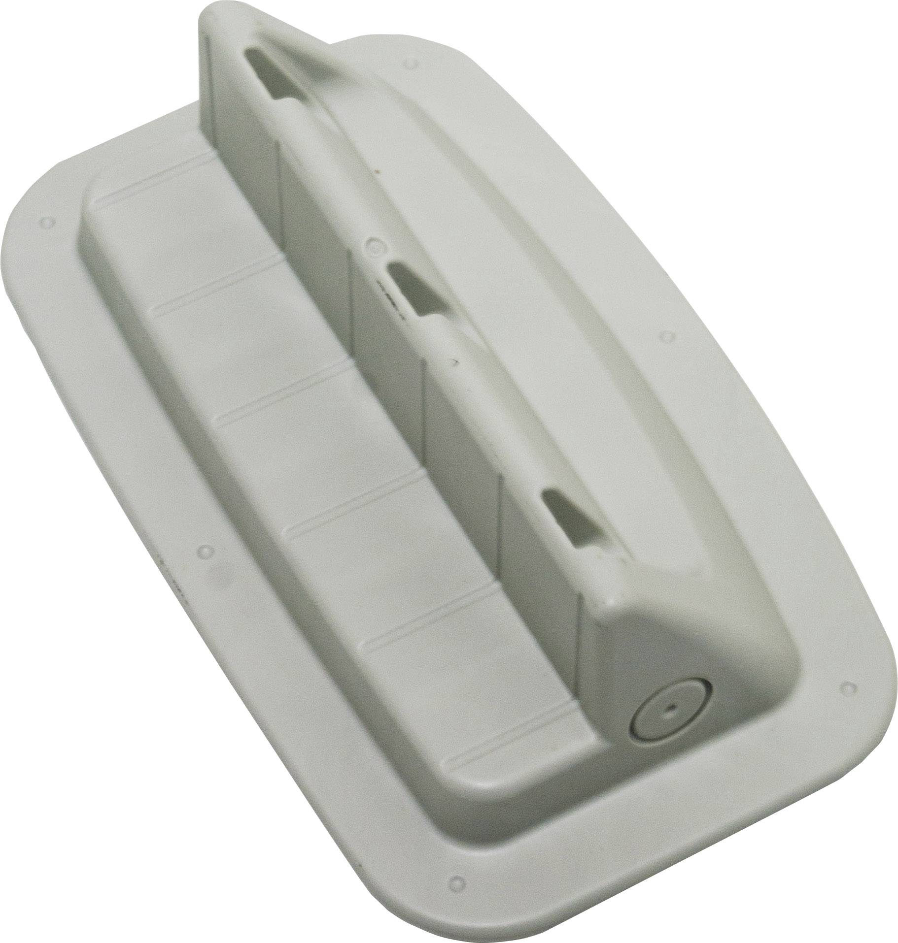 Un manico in plastica grigio, rettangolare con tre rientranze.