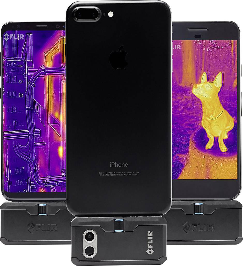 Tre smartphone con telecamere termiche mostrano strutture di edifici e un cane in colori luminosi sui loro display.