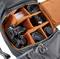 Borse fotografiche multi-tasca con diversi scomparti, ideali per riporre in modo sicuro due fotocamere, obiettivi e accessori. Perfette per fotografi in viaggio.