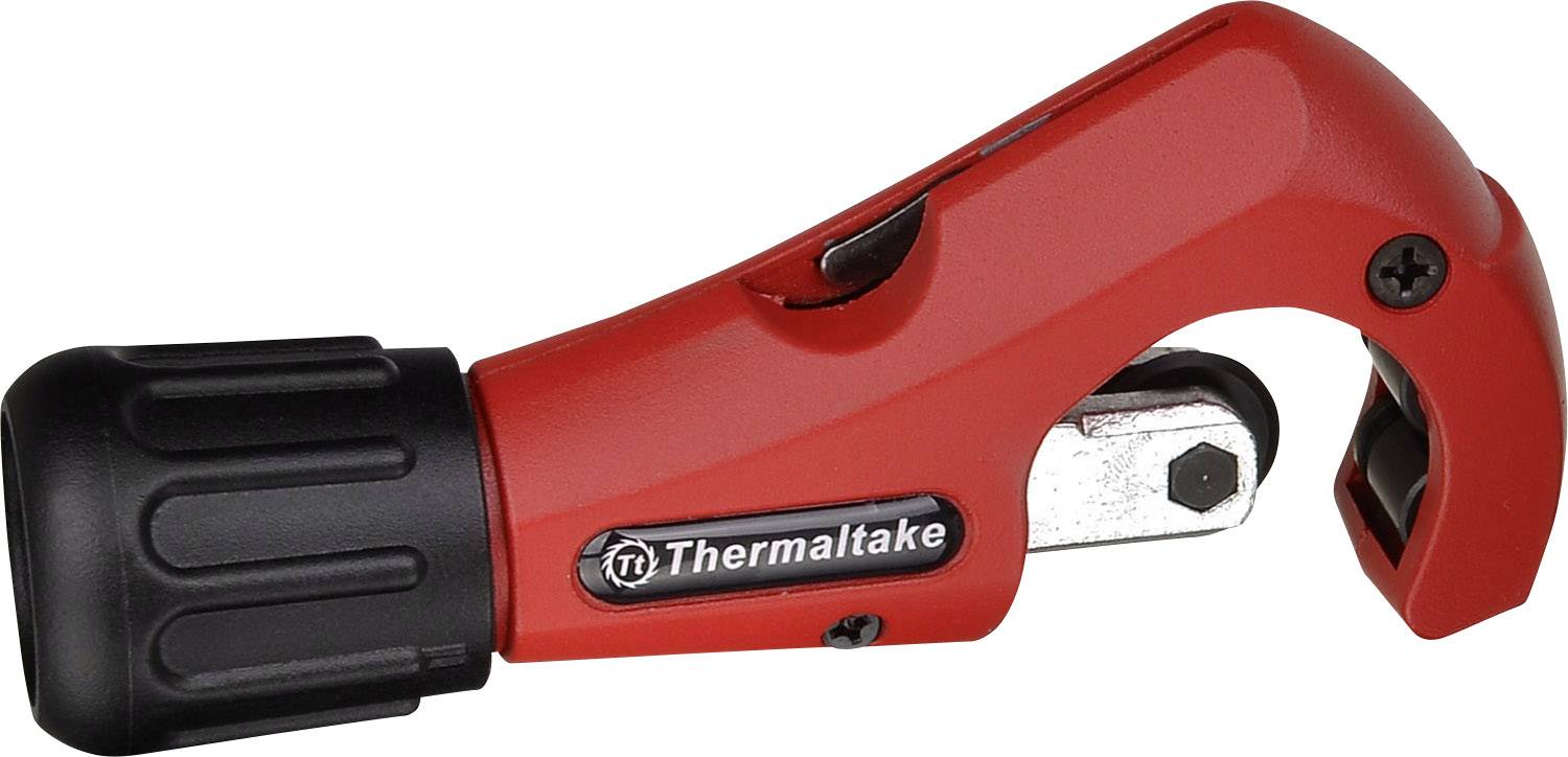 Un tagliatubi rosso con impugnatura nera, contrassegnato con 'Thermaltake', per tagliare tubi o condotti.