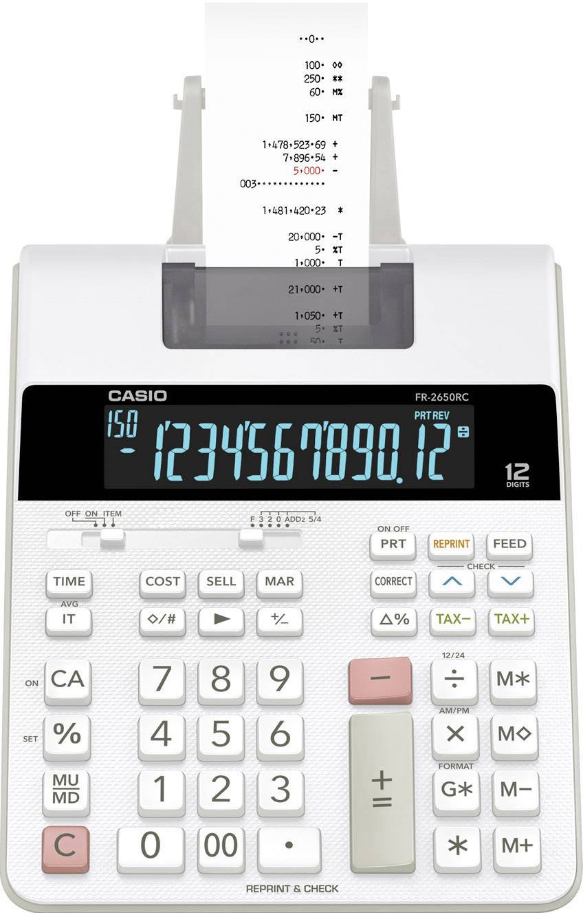 Calcolatrice elettronica da tavolo con stampante. Il display mostra un numero lungo. La stampante emette uno scontrino con i calcoli effettuati.