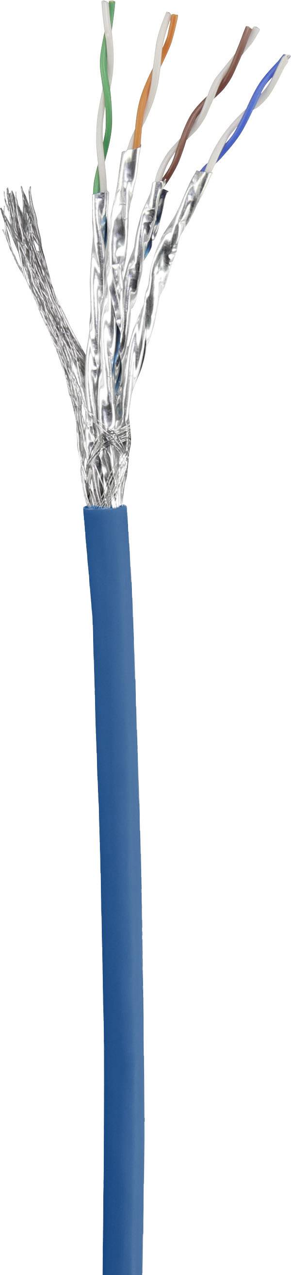 Primo piano di un cavo di rete con guaina protettiva blu e diverse coppie di conduttori svelate, schermate con un rivestimento in foglio.