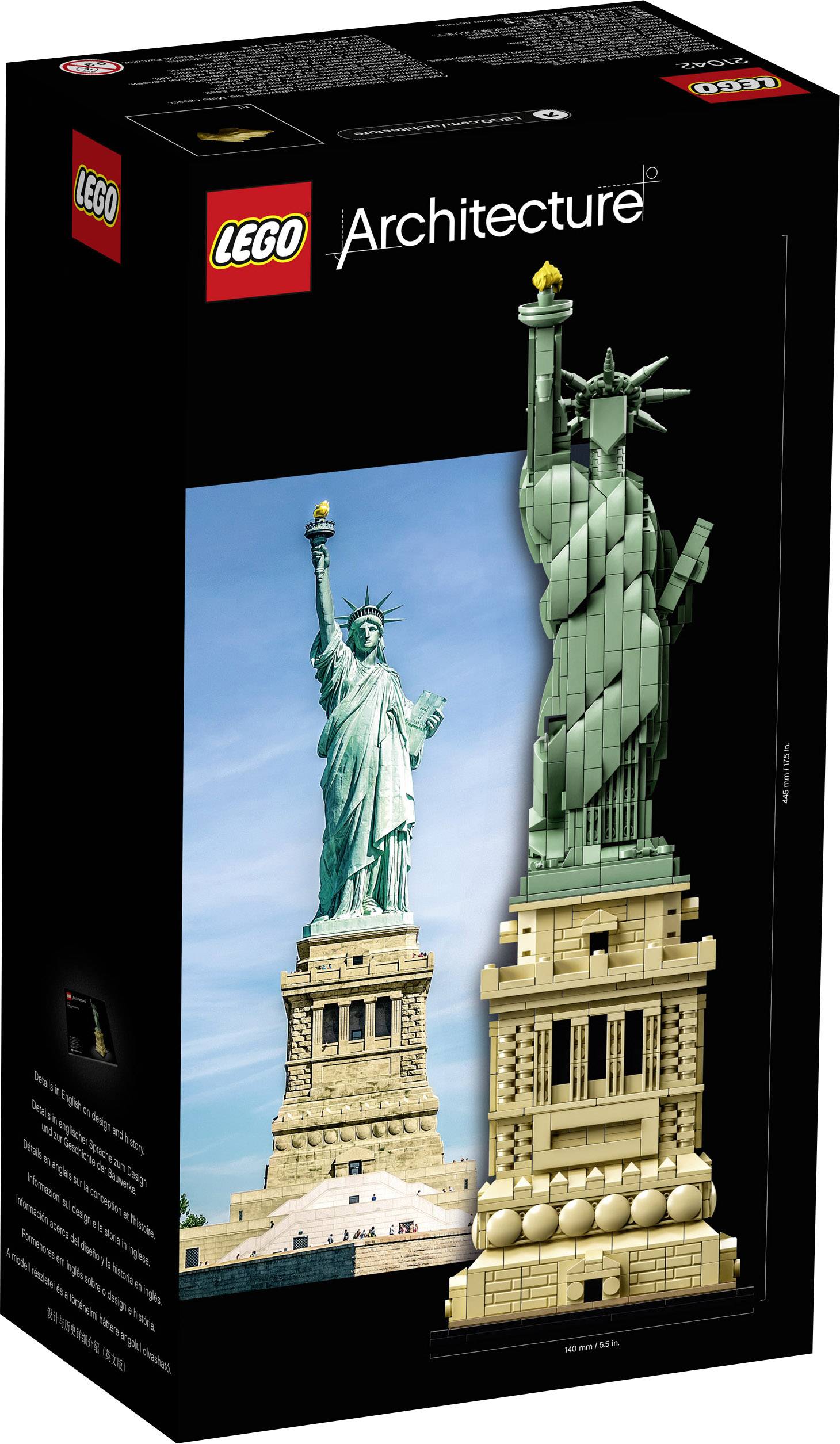 Set LEGO Architecture della Statua della Libertà; Confezione che mostra la statua costruita con mattoncini LEGO accanto a una foto dell'originale, confezione in nero.