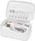 Set per la cura delle unghie in un astuccio bianco con dispositivo elettrico e sei accessori. Adatto per manicure e pedicure.