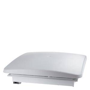 Un scanner piatto, rettangolare con involucro bianco, chiuso e posizionato su una superficie bianca.