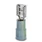 Un connettore metallico argentato con guaina cilindrica e estremità aperta per il collegamento di cavi, comunemente utilizzato in impianti elettrici.