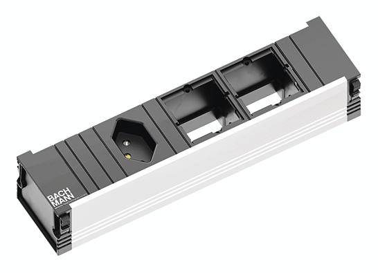 Bachmann multipresa con una presa elettrica e due spazi modulari vuoti, design moderno in nero e bianco.