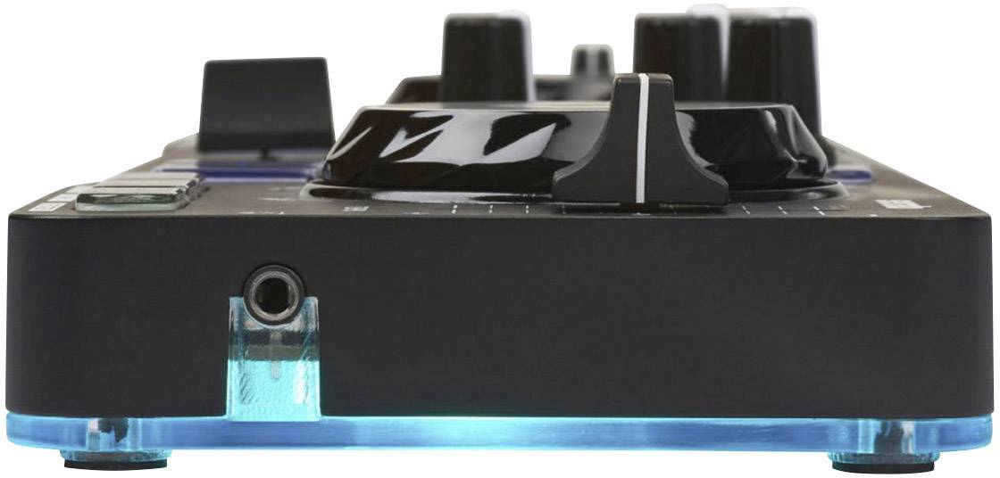 Un mixer audio nero con diversi potenziometri rotanti e un effetto luminoso blu sul fondo, ripreso da un lato.