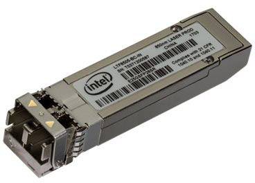 Un modulo trasmettitore Intel per la trasmissione dati, di forma rettangolare con morsetti. Il numero di modello e altri dettagli tecnici sono stampati sulla superficie.