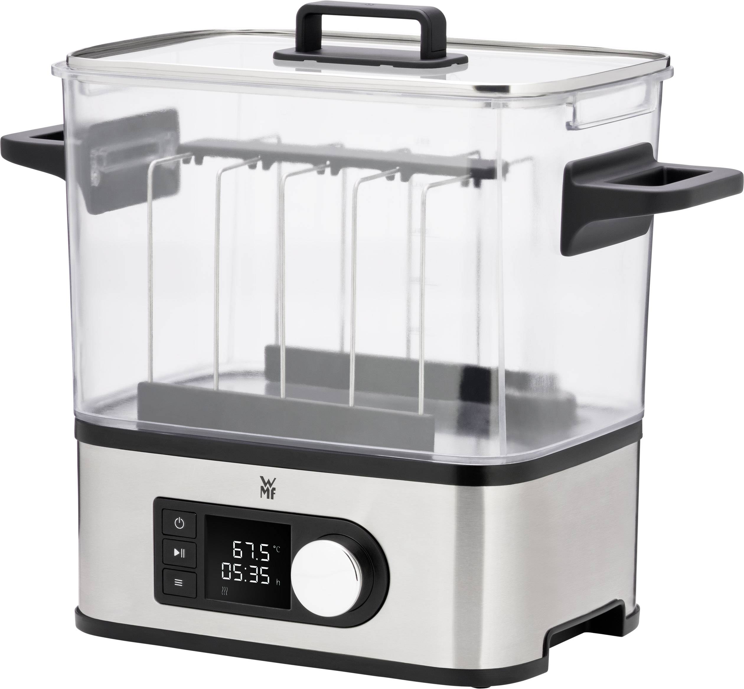 Un dispositivo sous-vide trasparente dal design nero e argento, che mostra sul display '67.5 °C' e '05:35 h'.