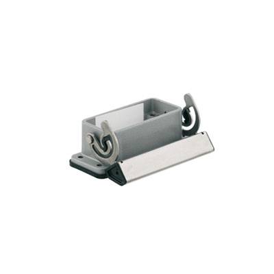 Involucro metallico per connettori industriali con due leve di bloccaggio argentate sui lati. Adatto per applicazioni robuste.