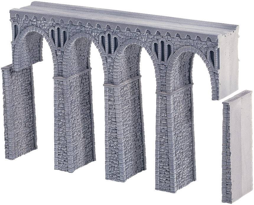 Modello di un acquedotto storico con cinque arcate e struttura in pietra dettagliata. Rappresenta l'architettura romana.