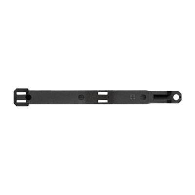 Un pezzo di plastica nero e allungato con più aperture rettangolari e un'estremità rotonda. Utilizzato per scopi di fissaggio.