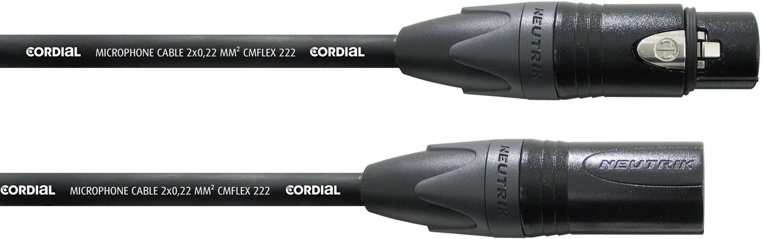 Cavi microfonici con connettori XLR, marchi 'Cordial' e 'Neutrik', visibili su cavo nero.