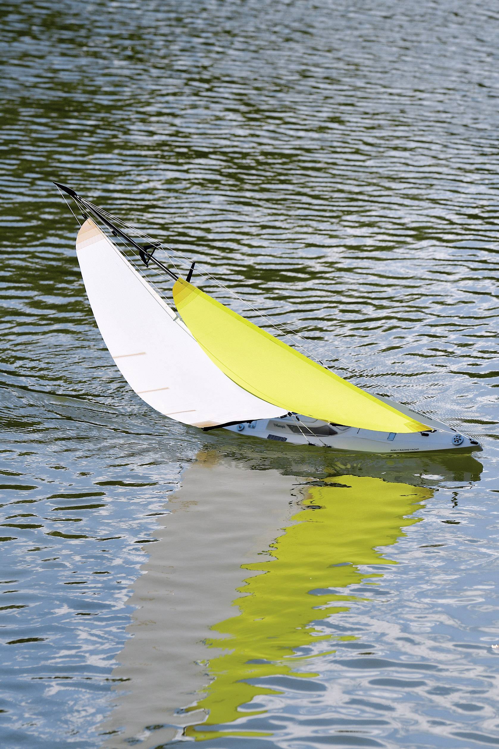 Barca a vela modello Reely Triumph 800 ARR 800 mm-1