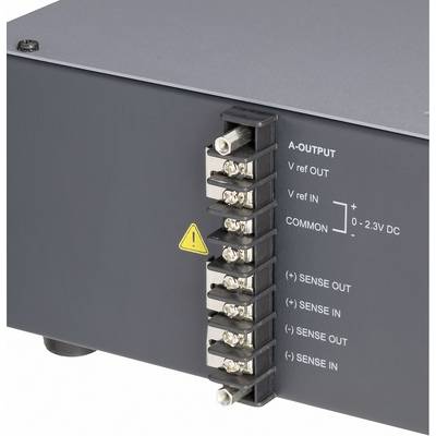 Dispositivo elettrico con connettori, etichette per 'A-Output', 'V ref OUT', 'COMMON' e 'SENSE OUT'. Presente avviso di avvertenza.