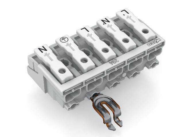 Striscia elettrica bianca con cinque connettori, contrassegnata con la lettera 'N' e i numeri '1-4', su sfondo grigio.
