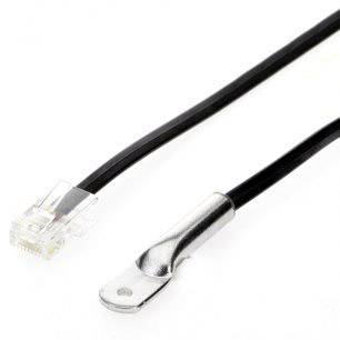 Un cavo nero con un connettore RJ-11 su un lato e un attacco metallico con un foro filettato sull'altro lato.