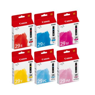 Sei cartucce di inchiostro Canon nei colori Rosso, Blu, Magenta, Giallo, Foto Ciano e Foto Magenta, confezionate in scatole rosse.