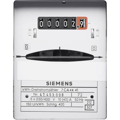 'Vecchio contatore elettrico con dispositivo di misurazione meccanico, indicazione a 9 kWh. Informazioni e specifiche del produttore visibili sotto.'