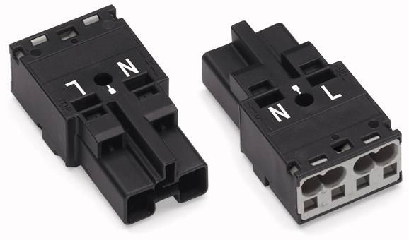 Due adattatori elettrici neri con marcature bianche 'L' e 'N'; sono inseribili l'uno nell'altro ed idonei per l'alimentazione elettrica.