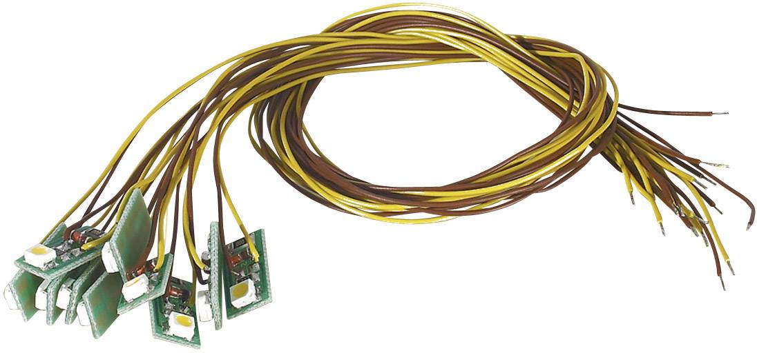 Diverse schede elettroniche verdi con fili gialli e marroni collegati a display LED.