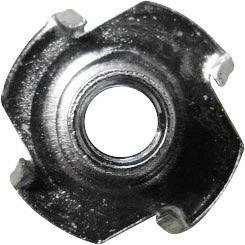 Dado metallico con quattro bracci di presa, utilizzato per il fissaggio in materiali come il legno.