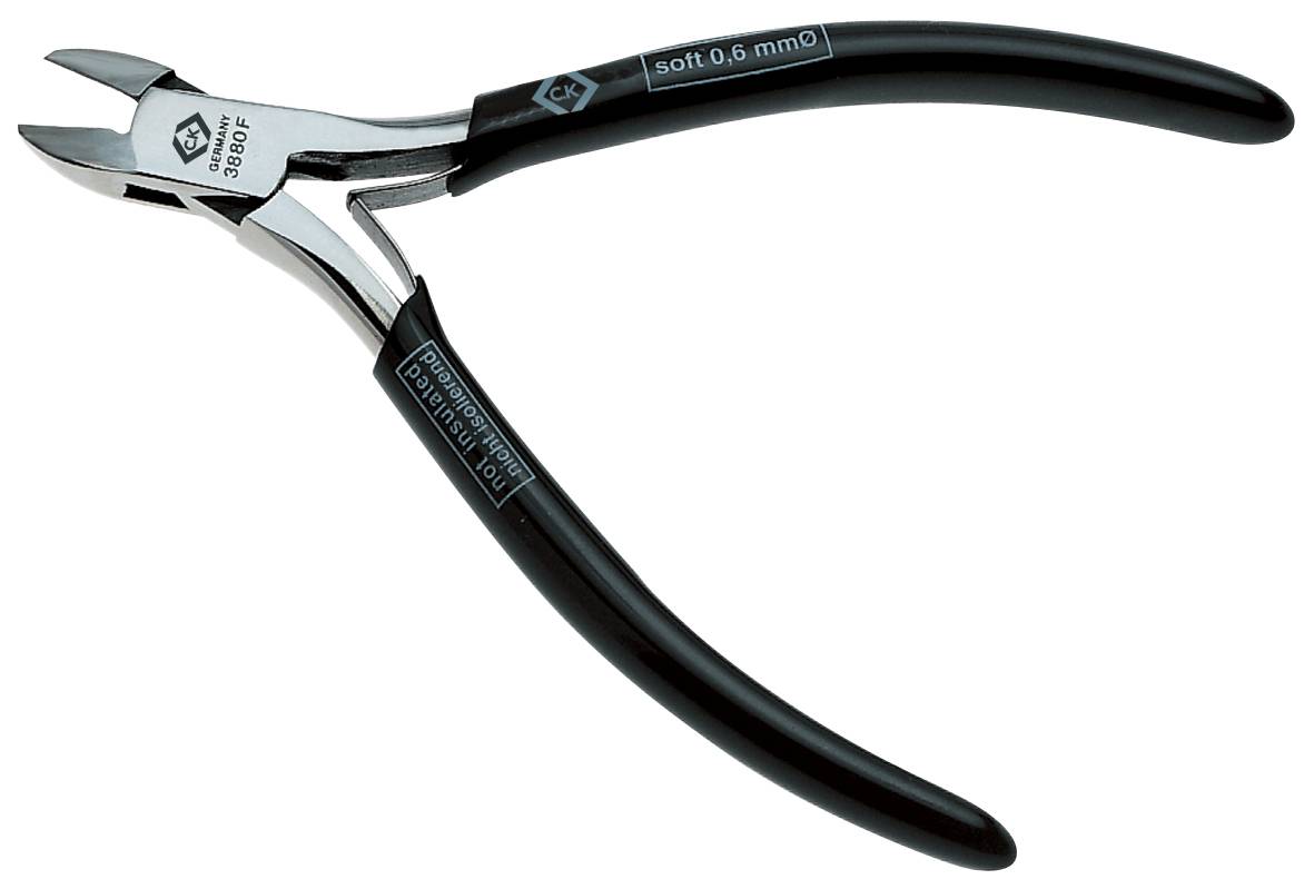 Una pinza manuale nera, adatta al taglio di materiale morbido fino a 0,6 mm, con impugnatura ergonomica per un lavoro preciso.