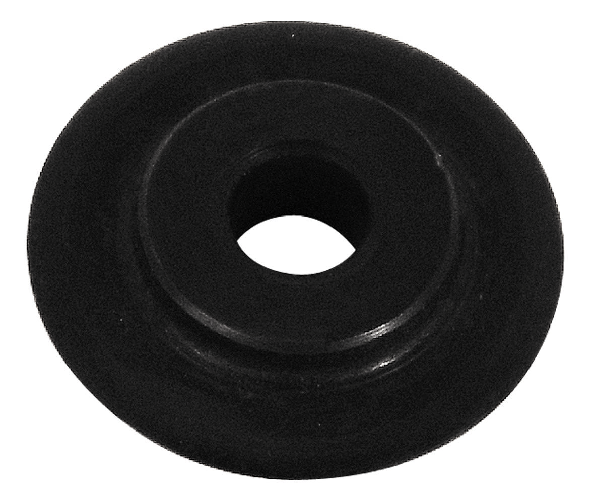 Un dischetto nero di gomma con un foro centrale, spesso utilizzato come materiale di guarnizione o isolamento.