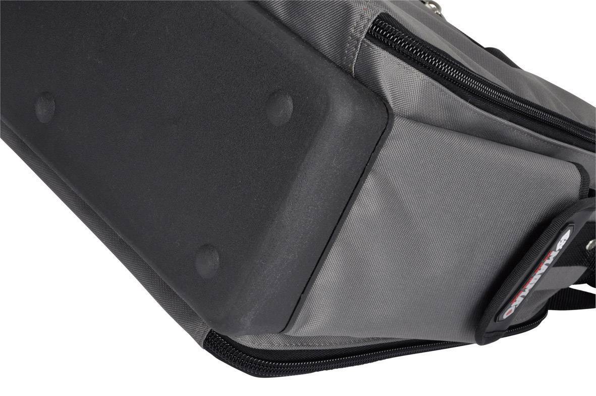 Un guscio protettivo nero in primo piano, riconoscibile per il materiale superiore grigio e il design robusto. Adatto alla protezione di dispositivi elettronici.