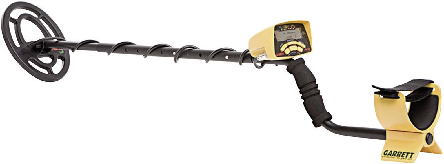 Un metal detector giallo con impugnatura nera e piastra di ricerca. Sul display sono visibili diversi pulsanti e indicatori.