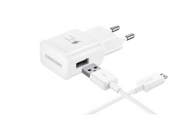 Caricabatterie Samsung Cavo USB da 1,2 m a cavo USB tipo C bianco EP-TA50EWE