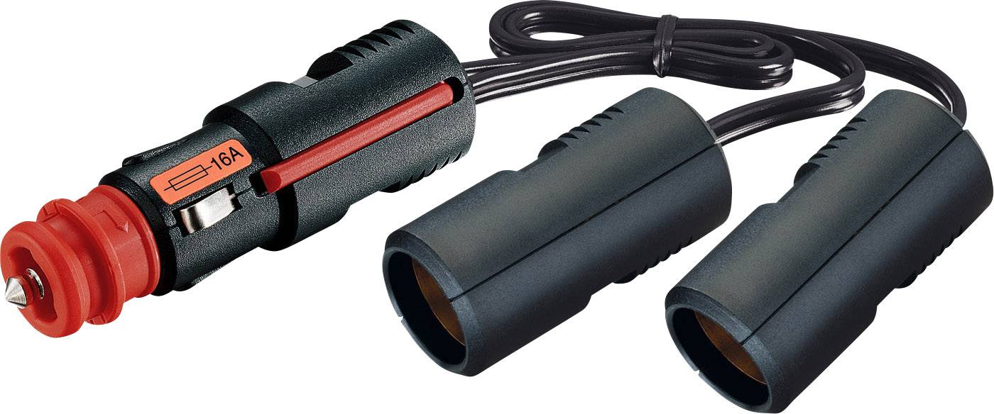 Un adattatore nero per accendisigari auto con fusibile rosso da 16A e due prese per il collegamento di ulteriori dispositivi.