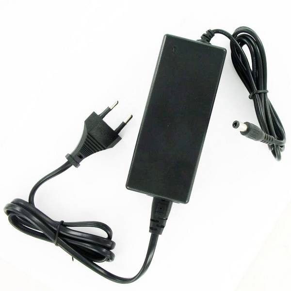 Alimentatore AccuCell adatto per iRobot serie 400 22,5 volt, corrente di carica 1,5 A