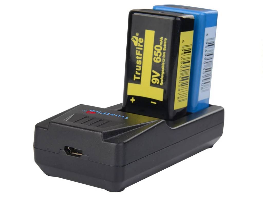 Caricabatterie Trustfire BC01 9V Block 6F22 per Li-Ion, NiMH-2