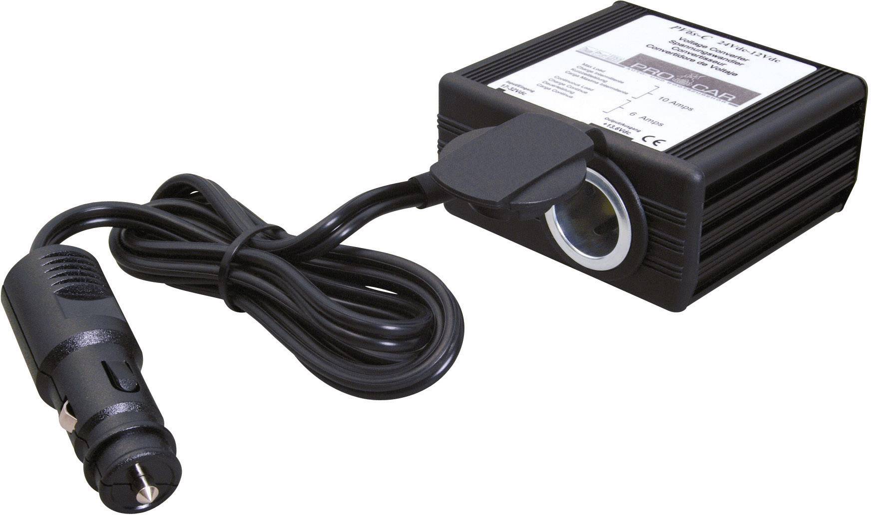 Un adattatore nero da 12V con cavo e spina per accendisigari, utilizzato nei veicoli per alimentare o caricare dispositivi.