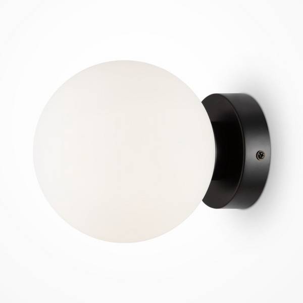 Applique Minimal Basic Form Piccola In Metallo Nera 1 Luce E Diffusore Bianco