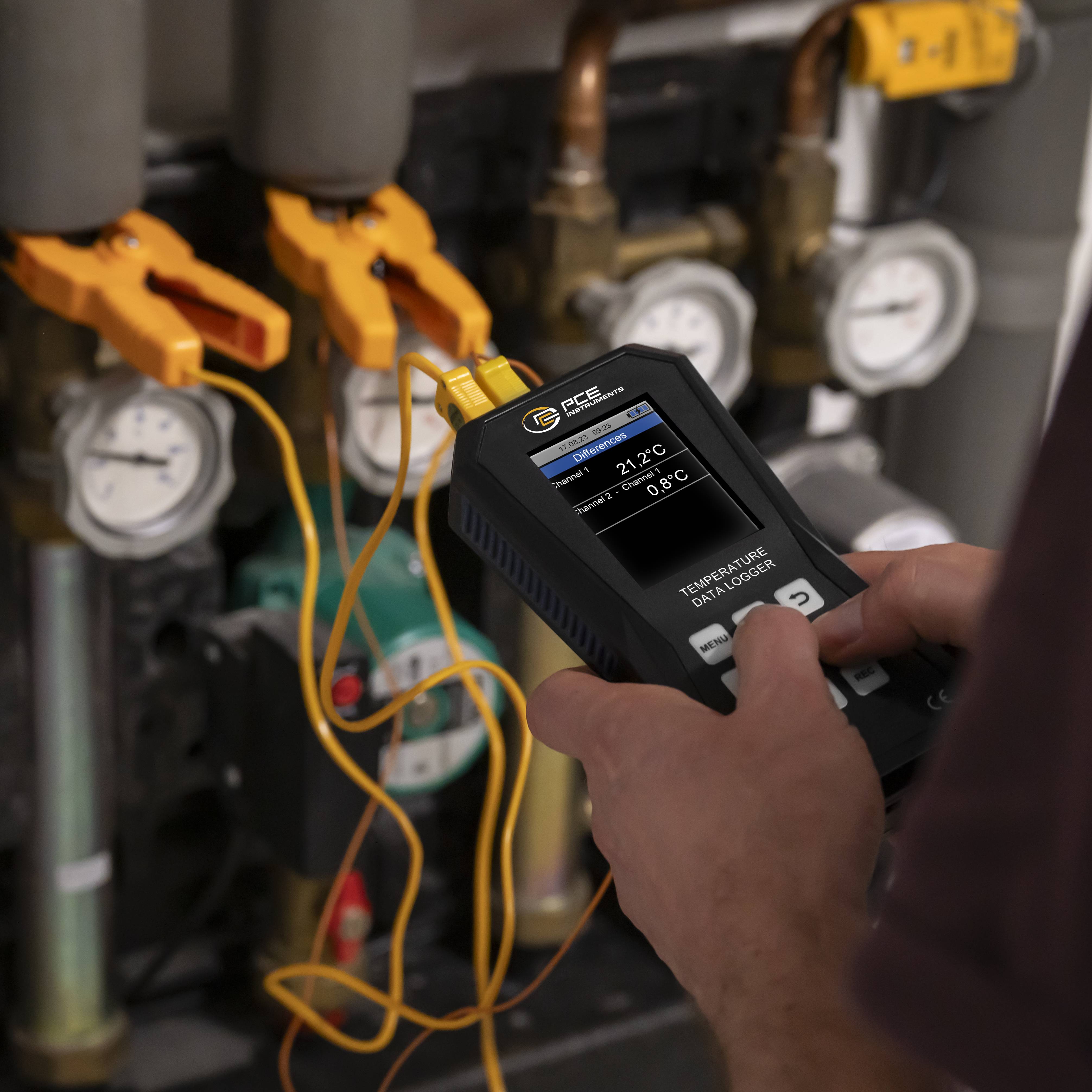 PCE Instruments PCE-T 420 Data logger temperatura Misura: Temperatura -200 fino a 1800 °C Funzione PDF-4