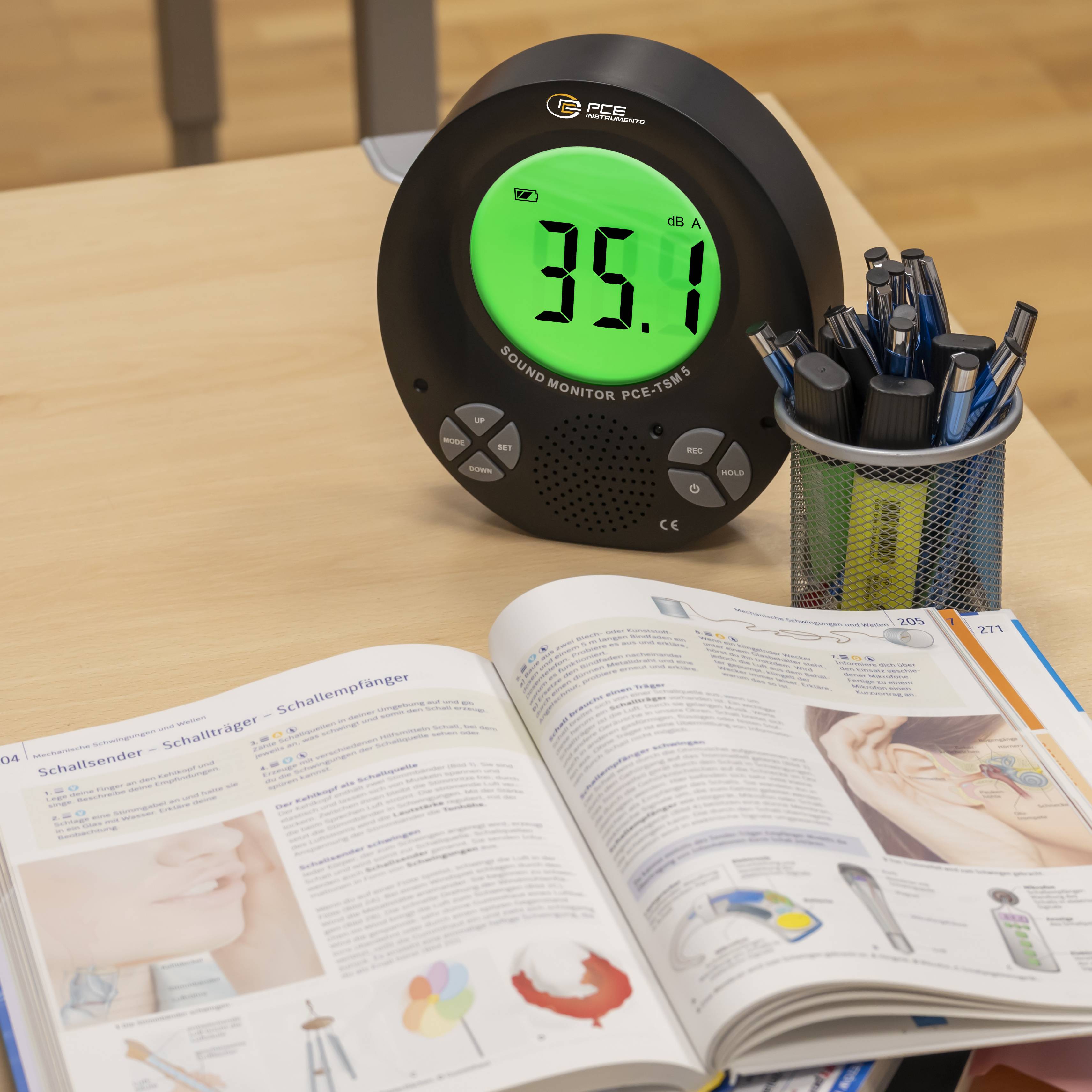 PCE Instruments Fonometro Data logger, Display a colori 35 - 135 dB 31.5 Hz - 8000 Hz spina jack 3.5 mm-5