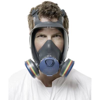 Un uomo indossa una maschera antigas con filtri colorati che gli coprono completamente il viso.