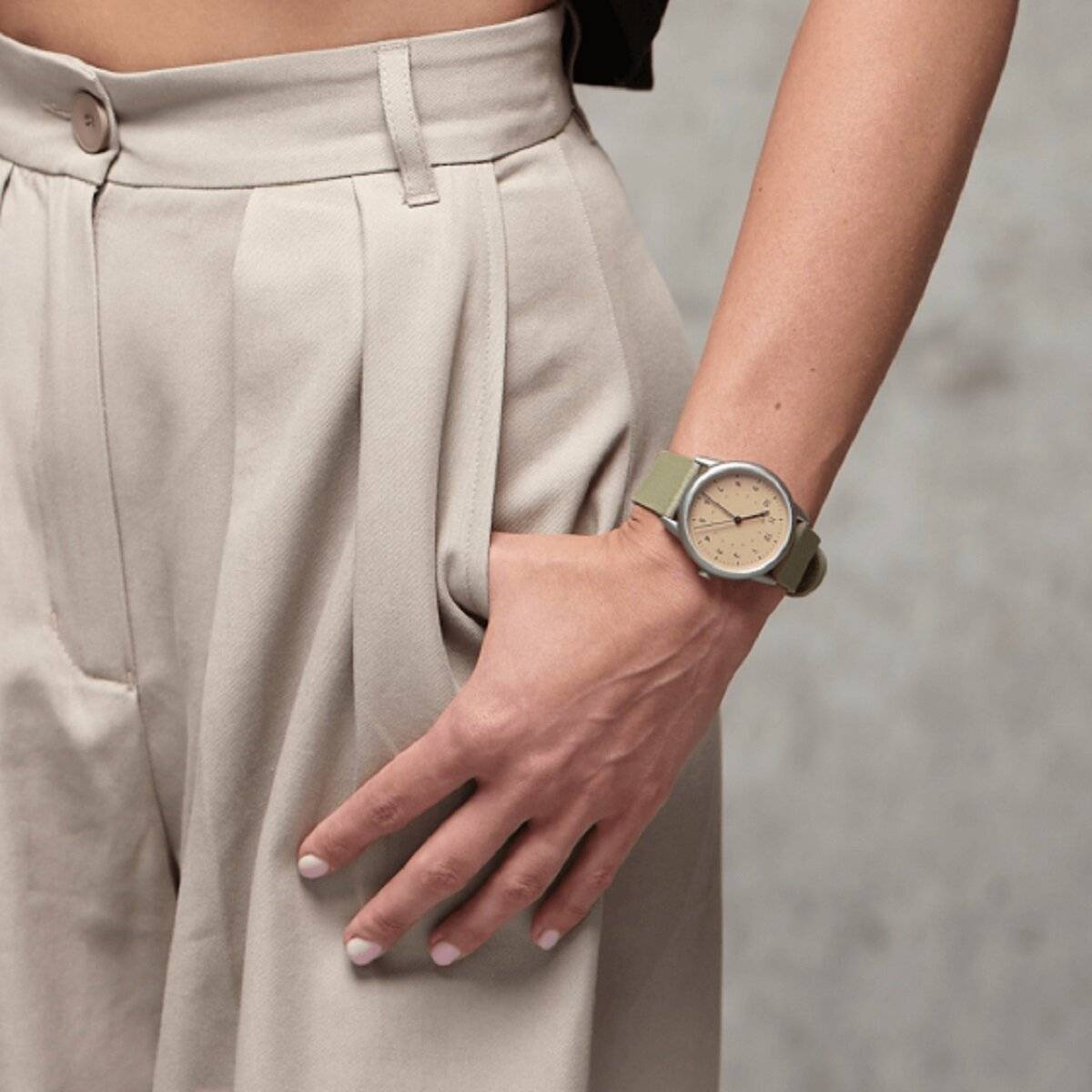 Elegante orologio analogico automatico con movimento Miyota 9015 bracciale vegano sabbia del deserto-2