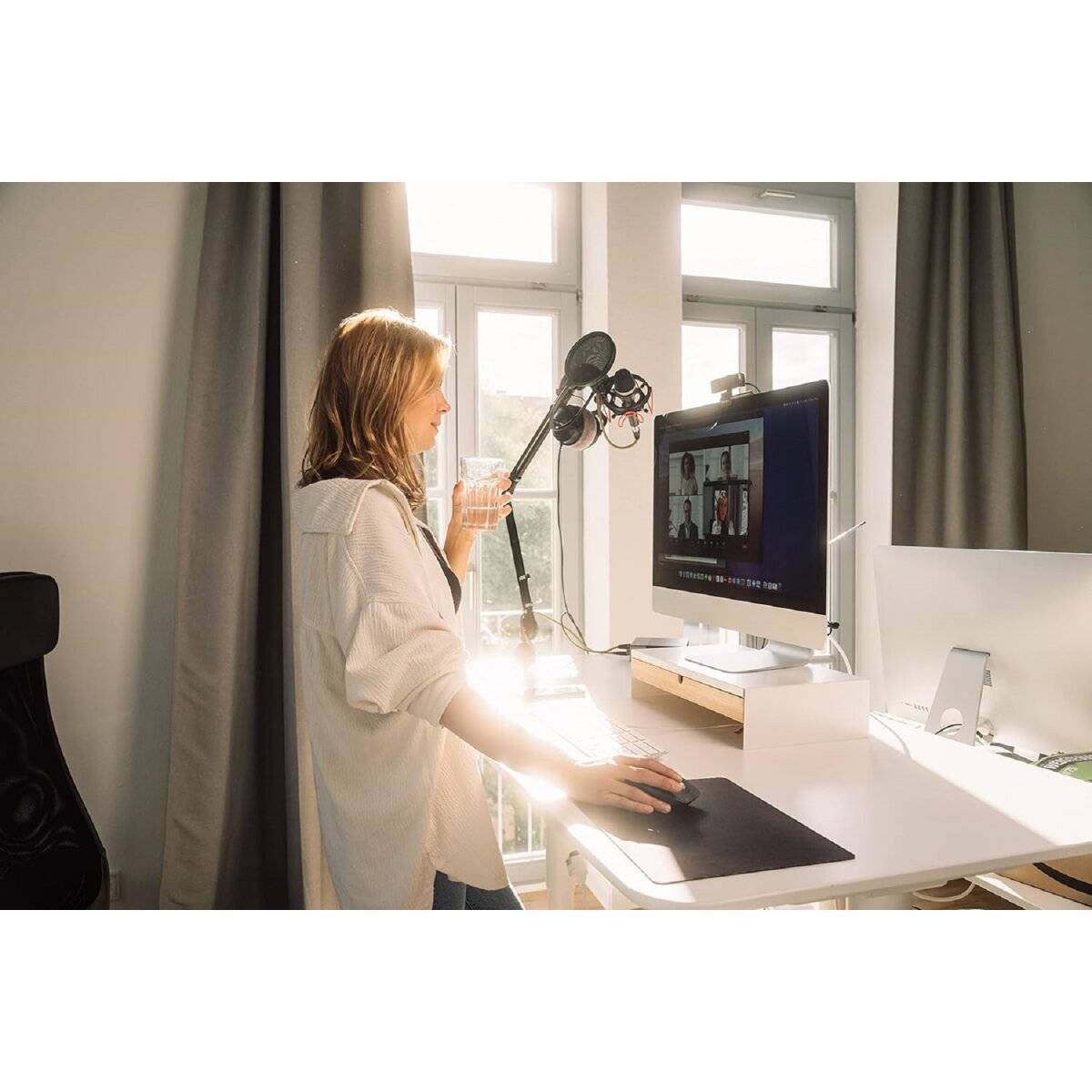 Webcam Verbatim AWC-03 4K con autofocus ruotabile e con microfoni integrati per riunioni video chiare-2