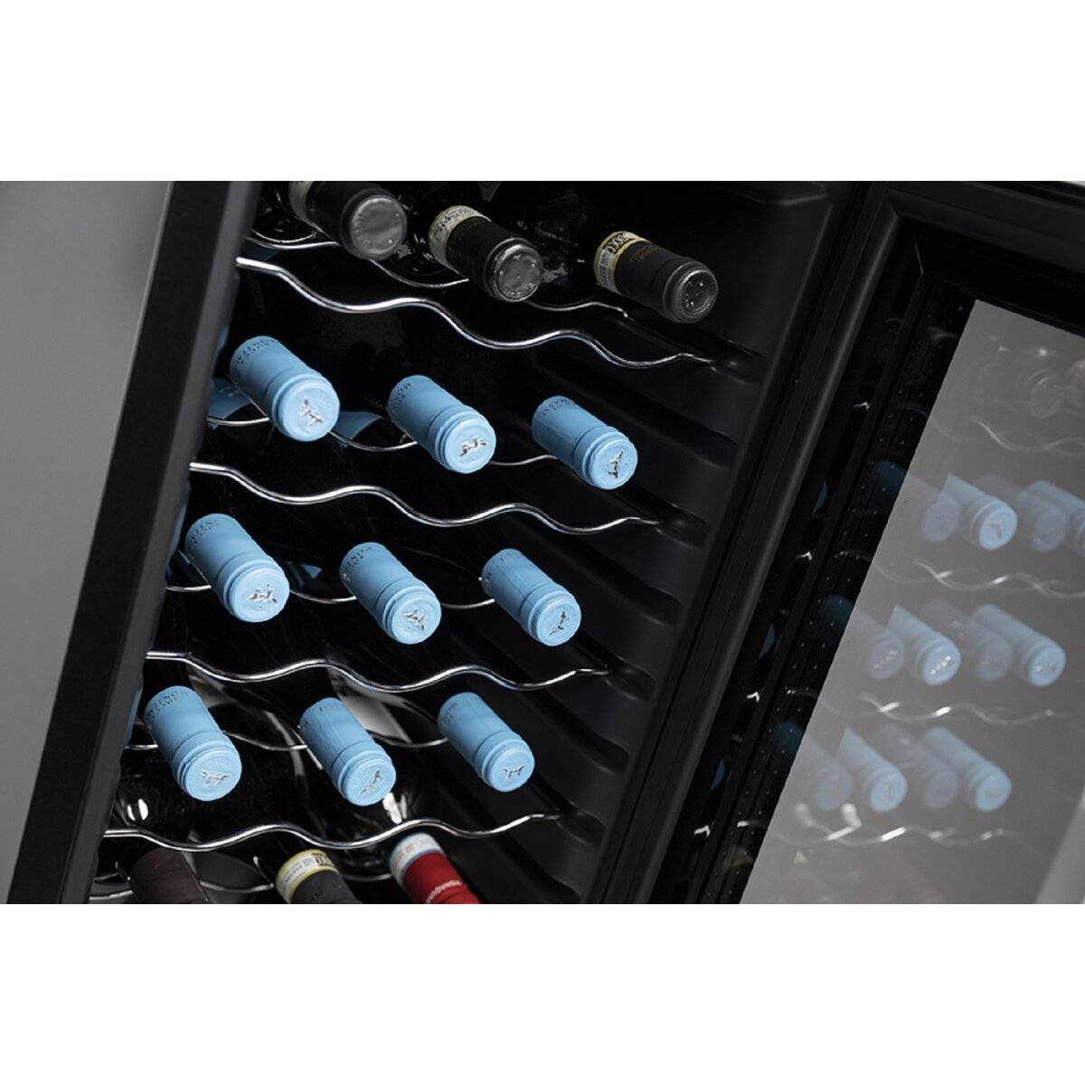 Cantinetta vino VERMENTINO 18 C Cantinetta vino compatta da 18 bottiglie con protezione UV-4