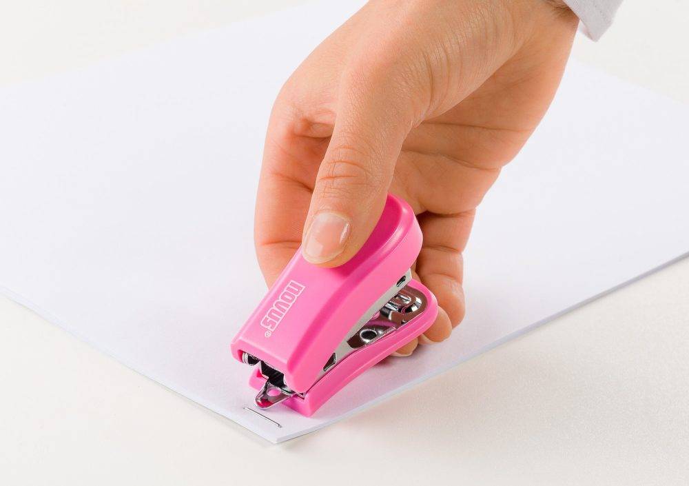 Novus Mini Cucitrice compatta - Fine fino a 12 follie - Ferma chiusa e aperta - Include base da 320 punti - Rosa-1