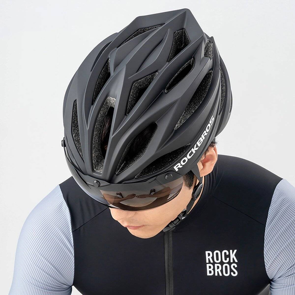 Casco da bicicletta Rockbros con visiera, occhiali protettivi UV rimovibili, unisex, nero/marrone-2