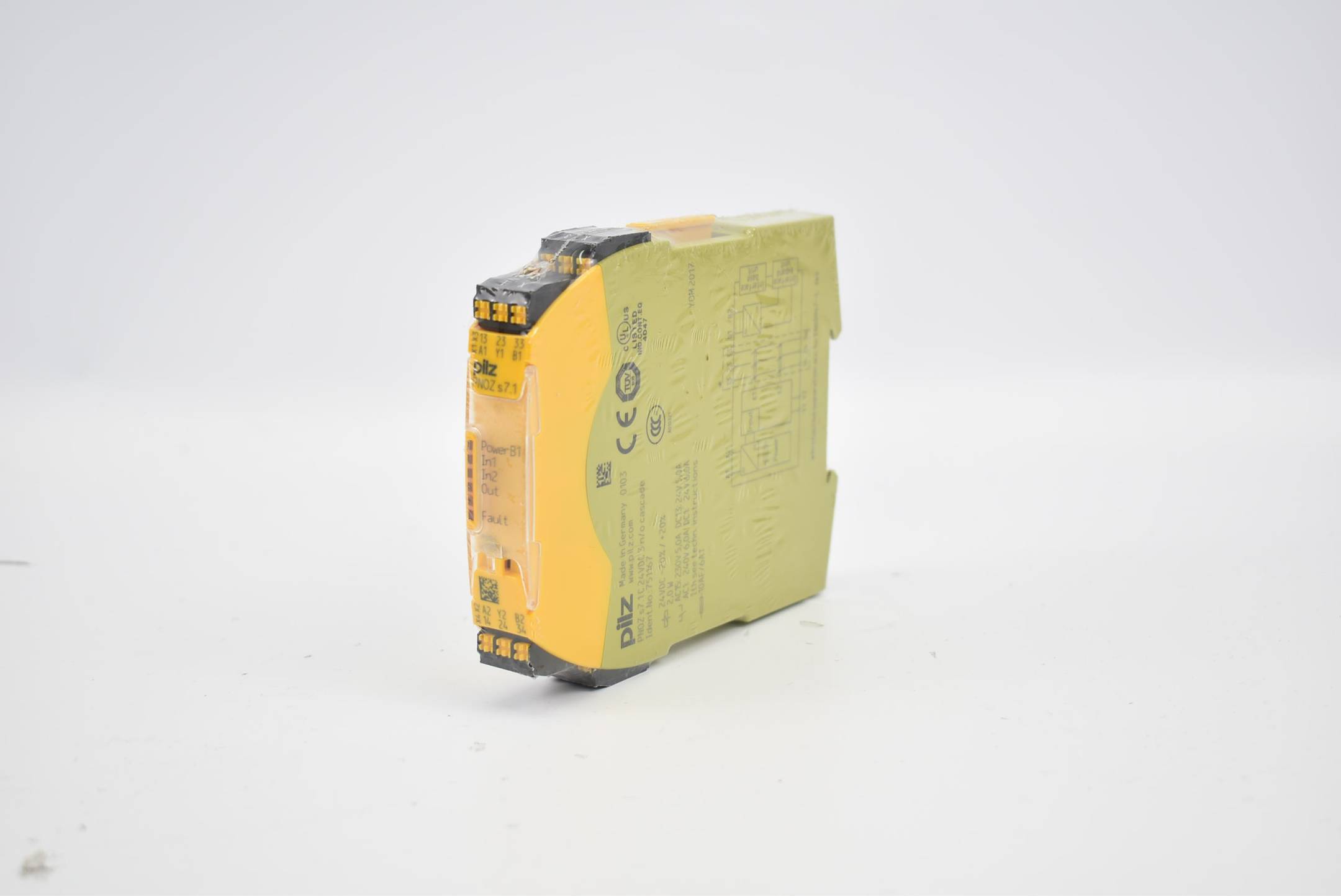 PILZ - 751167 - PNOZ s7.1 C 24VDC 3 n/o cascade PNO-0