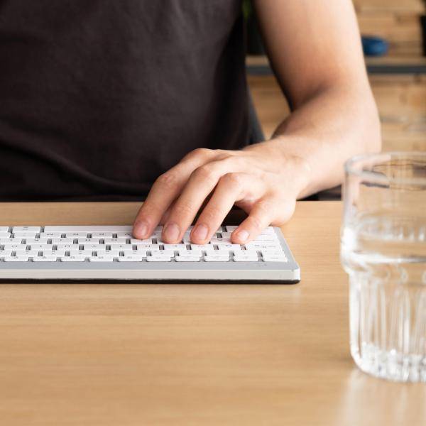 R-Go Tools RGOCOUKWLWH tastiera Ufficio Bluetooth QWERTY Inglese UK Bianco (Compact Break ergonomic - keyboard, QWERTY [-2