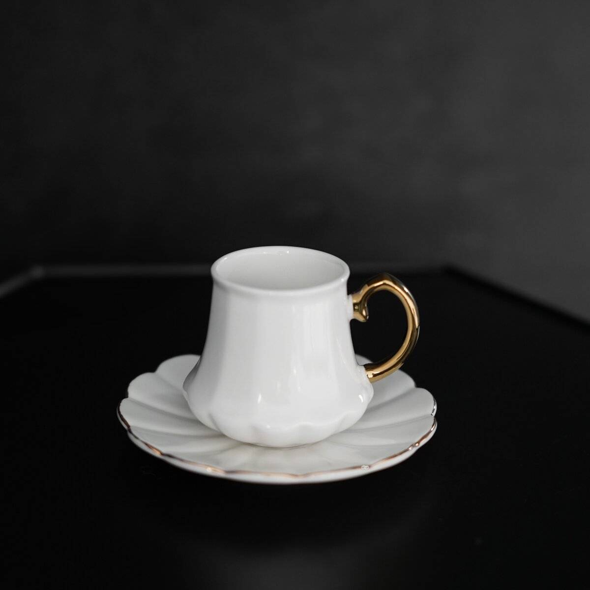 Elegante set di 12 tazze da caffè in porcellana - bianco e oro, 100 ml-3