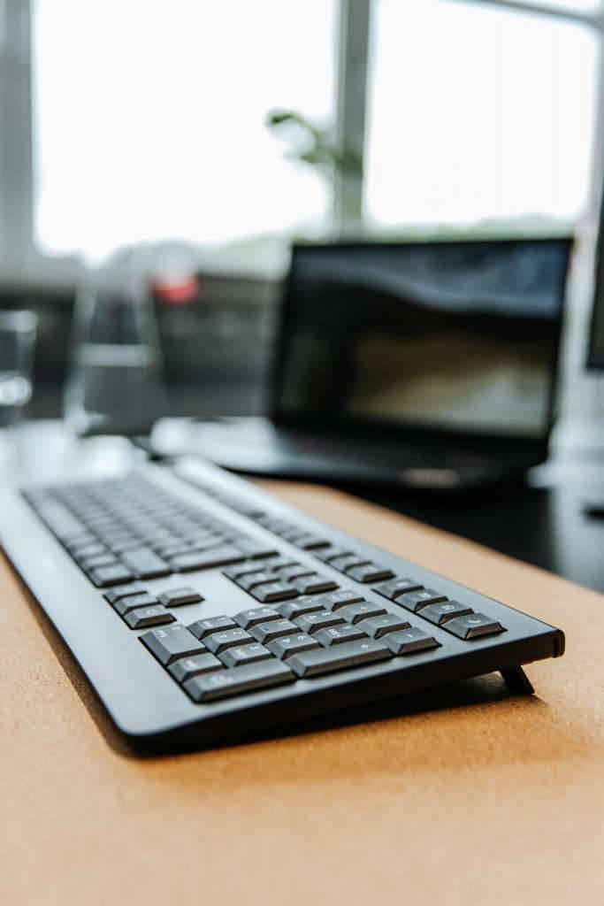 CHERRY KW 3000 tastiera Universale RF Wireless QWERTY US International Nero-3